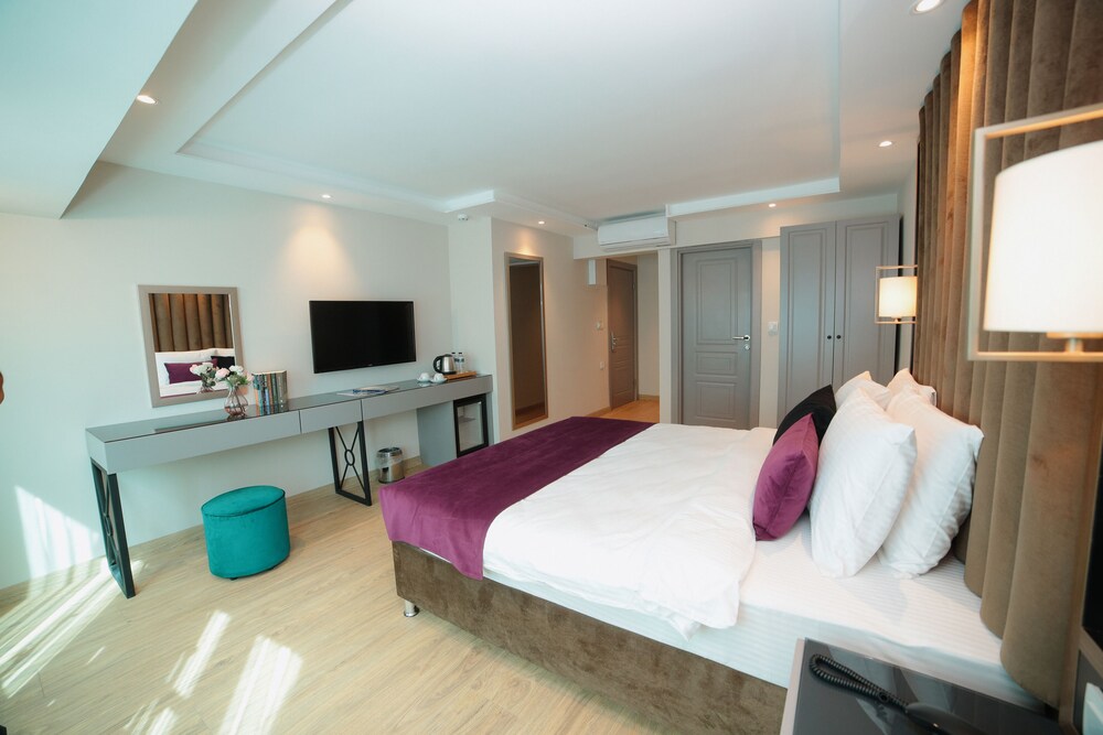 The Roomy Hotel Nisantasi