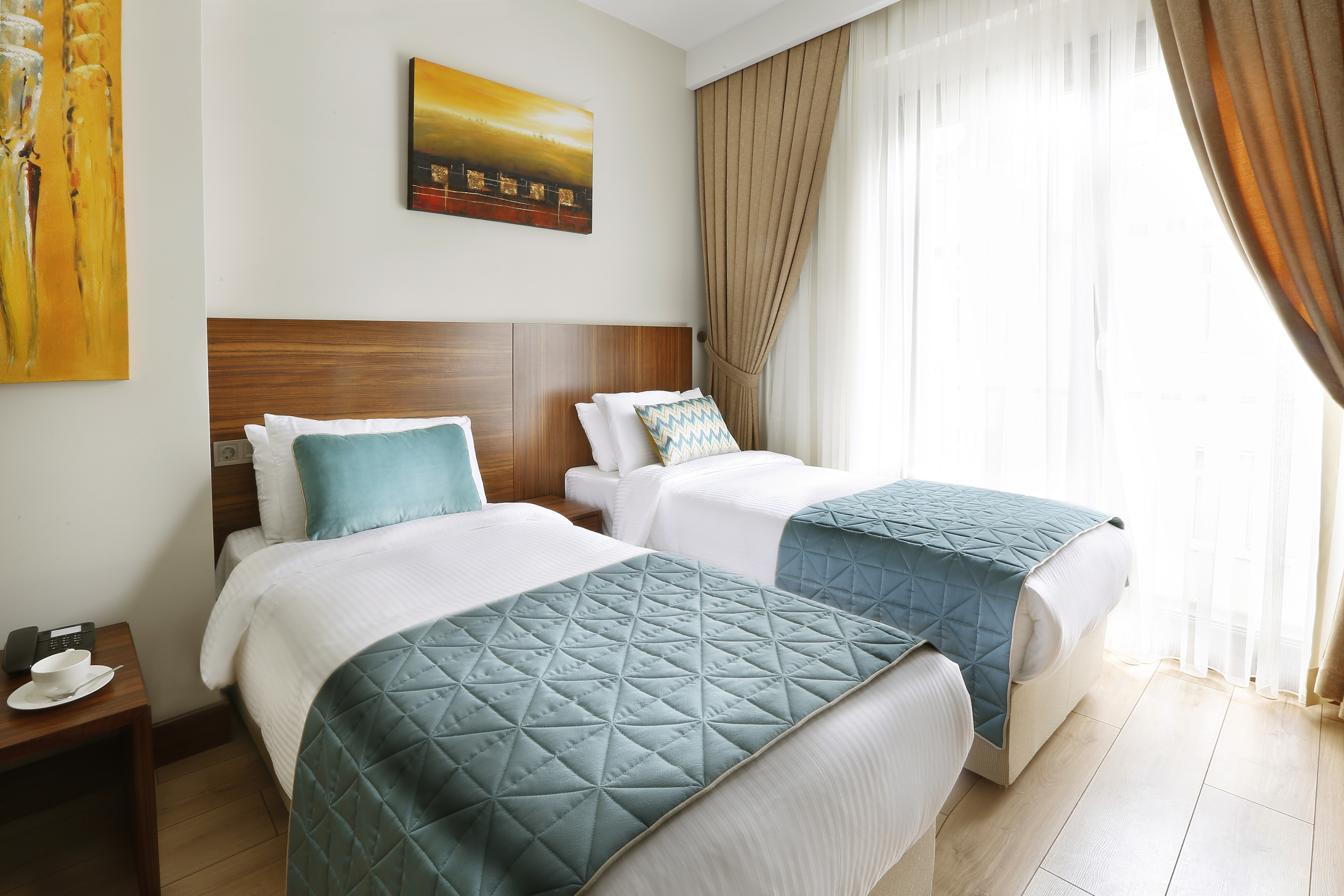 The White Orient Hotel