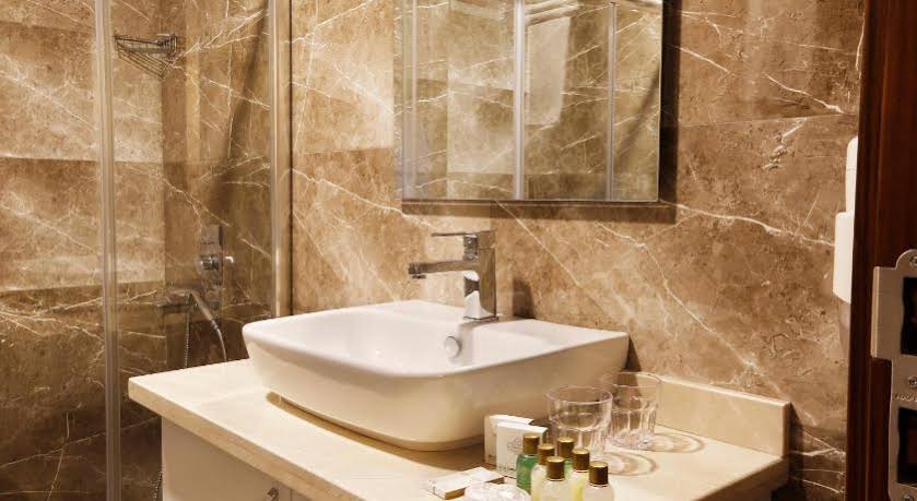 The White Orient Hotel