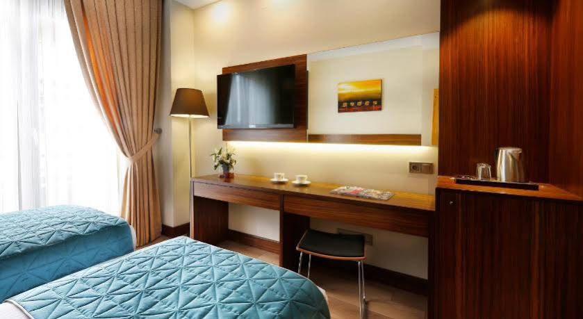 The White Orient Hotel