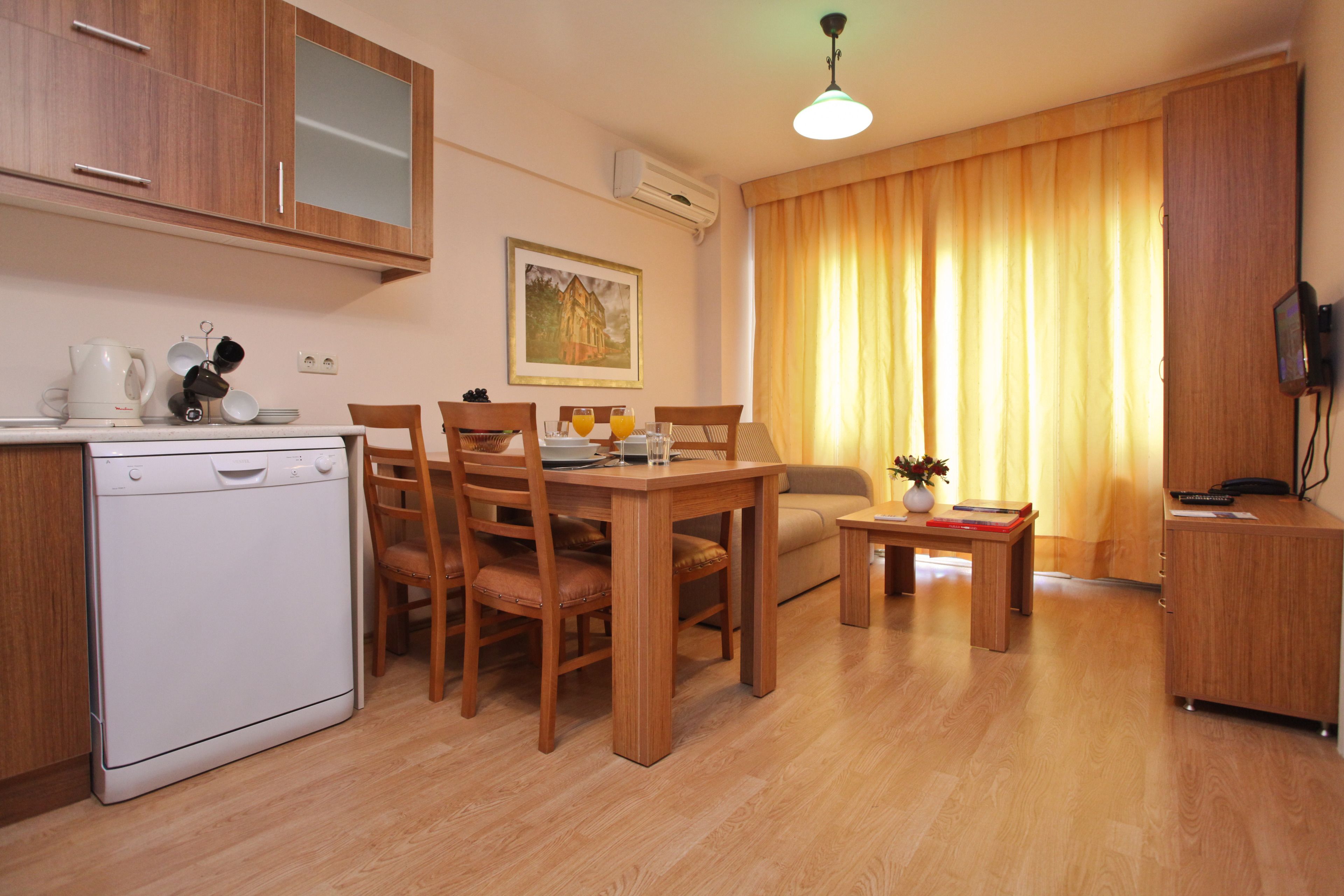 Three Apples Suites and Hotel