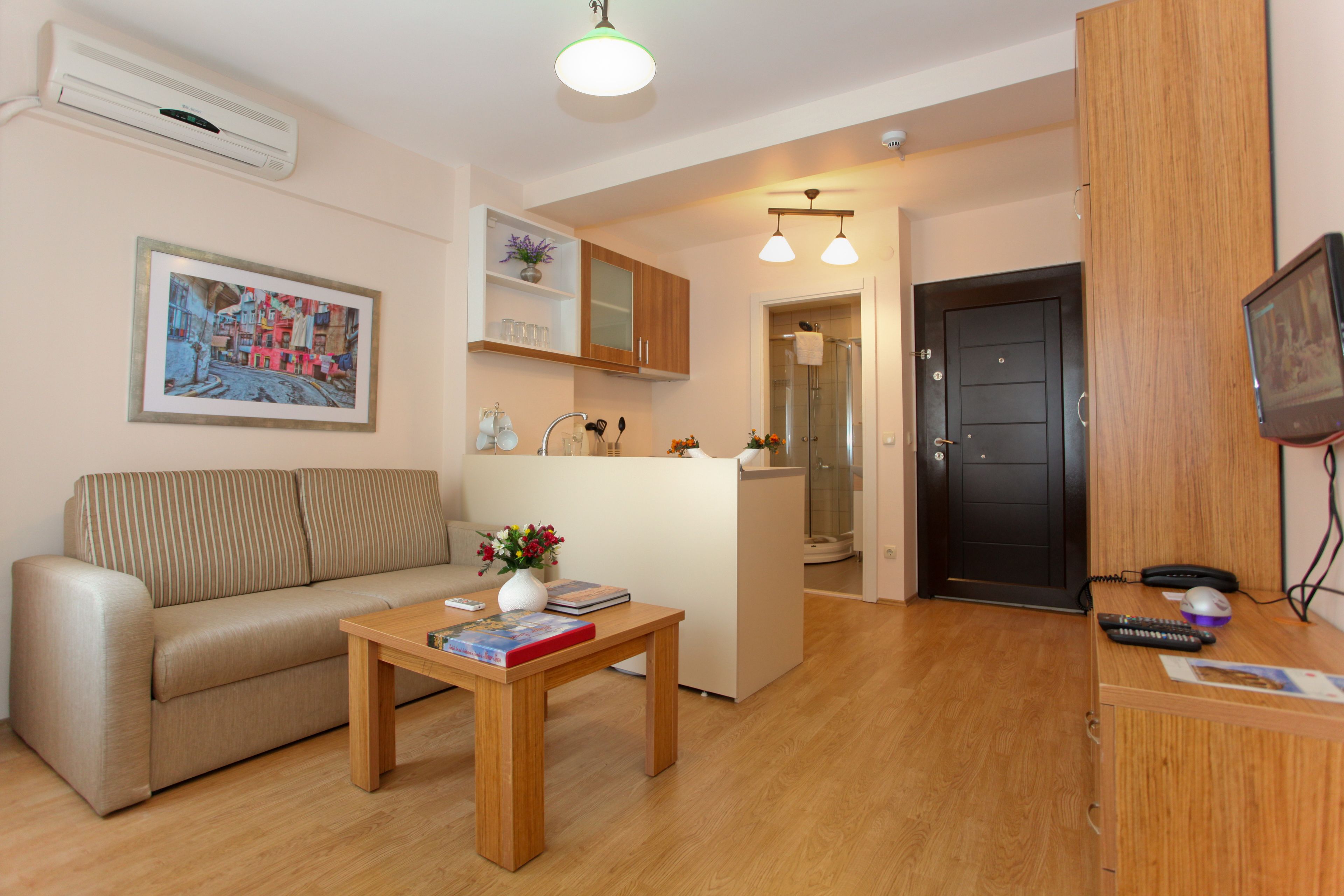 Three Apples Suites and Hotel