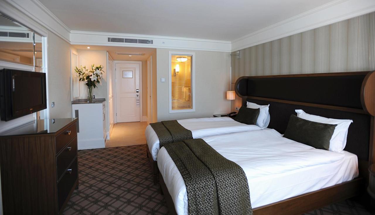 Titanic Port Bakirkoy