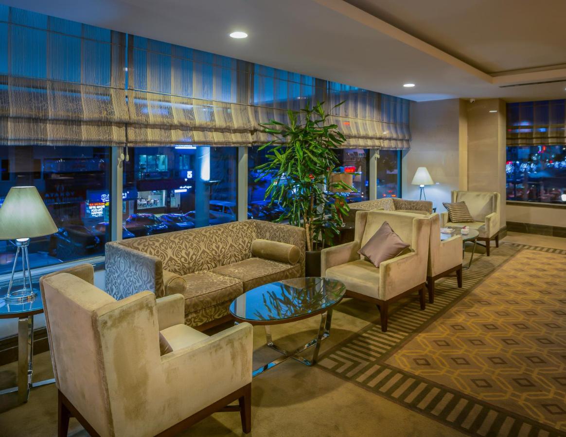 Titanic Port Bakirkoy