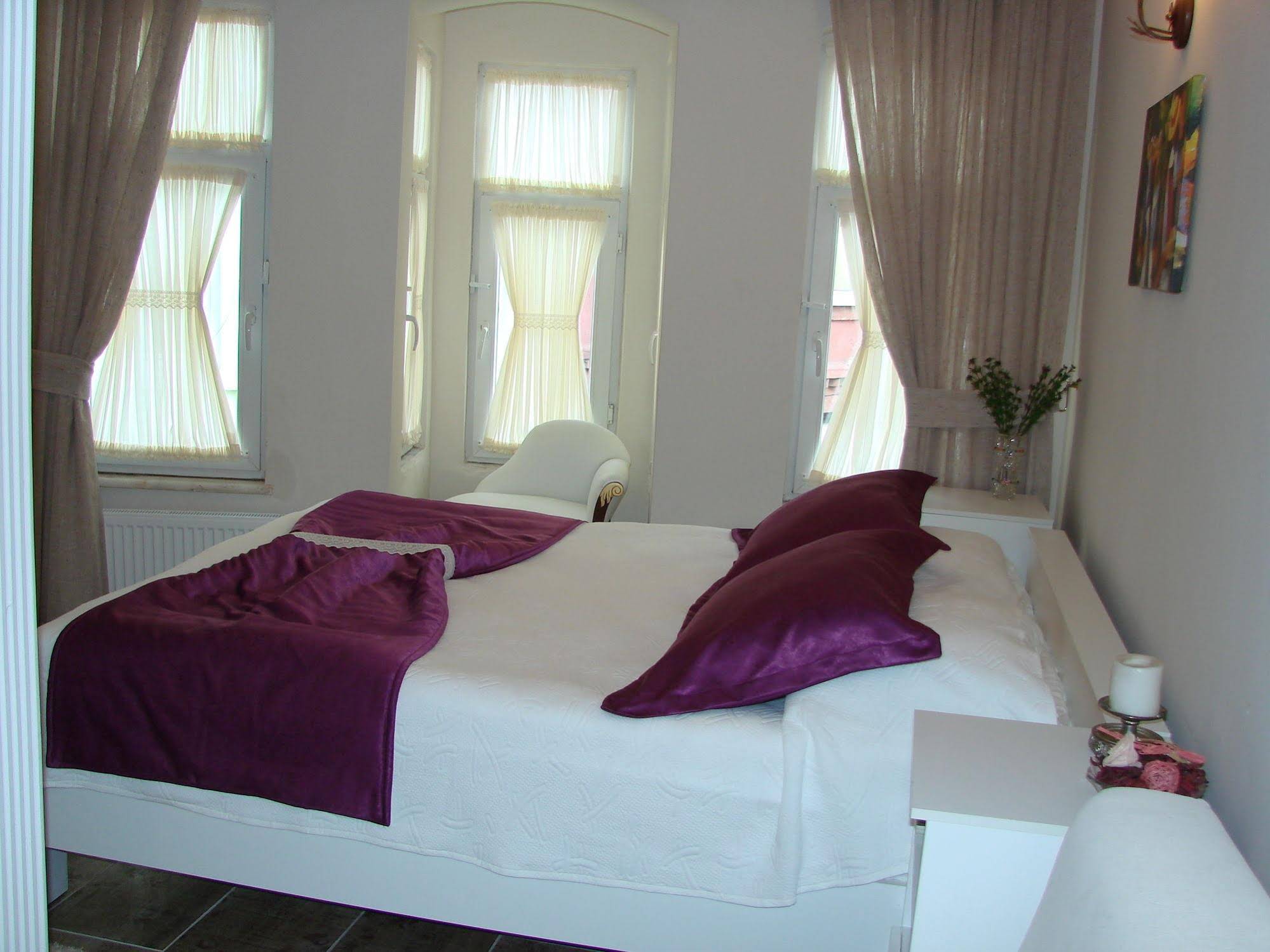 Tom Square Boutique Hotel