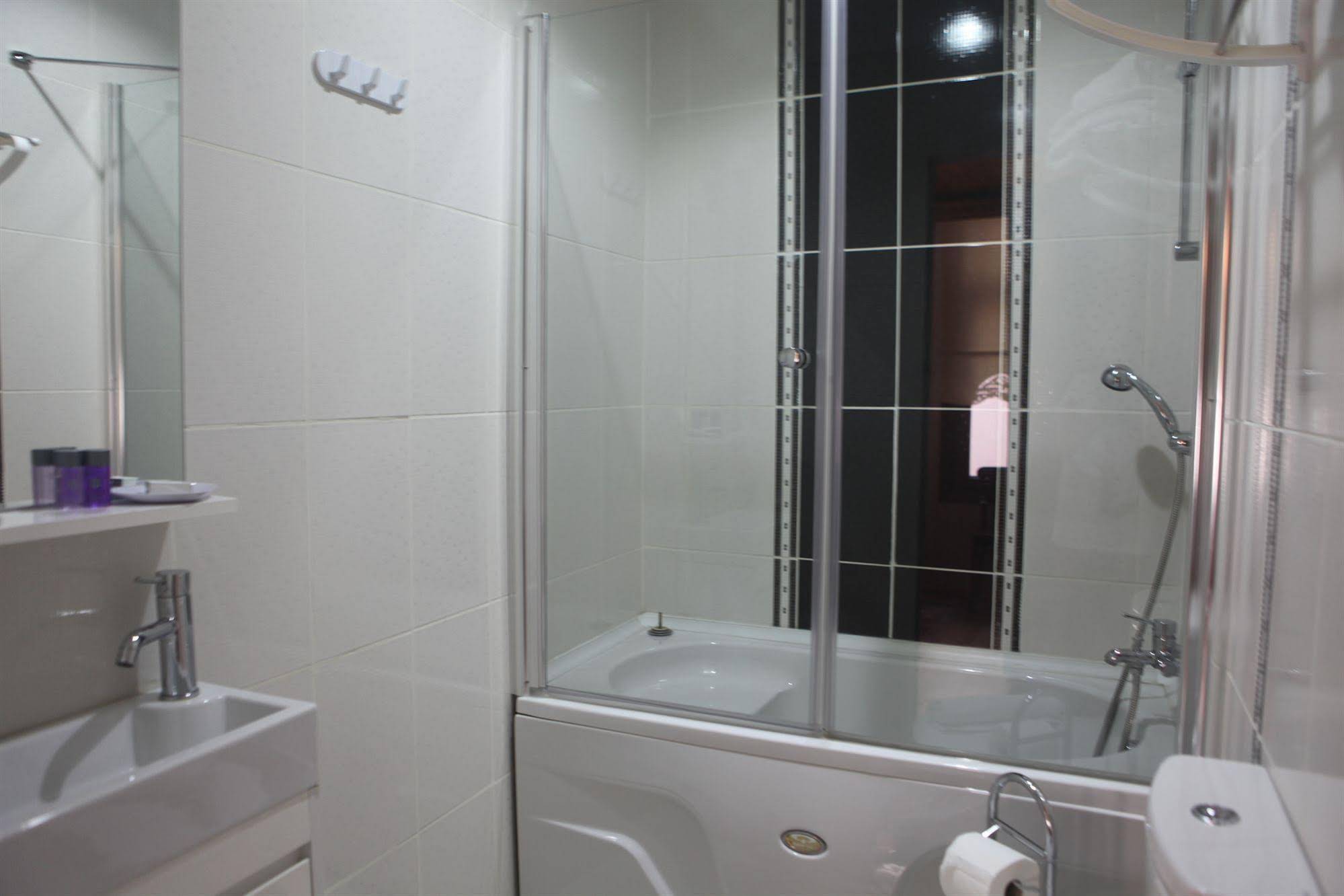 Tom Square Boutique Hotel