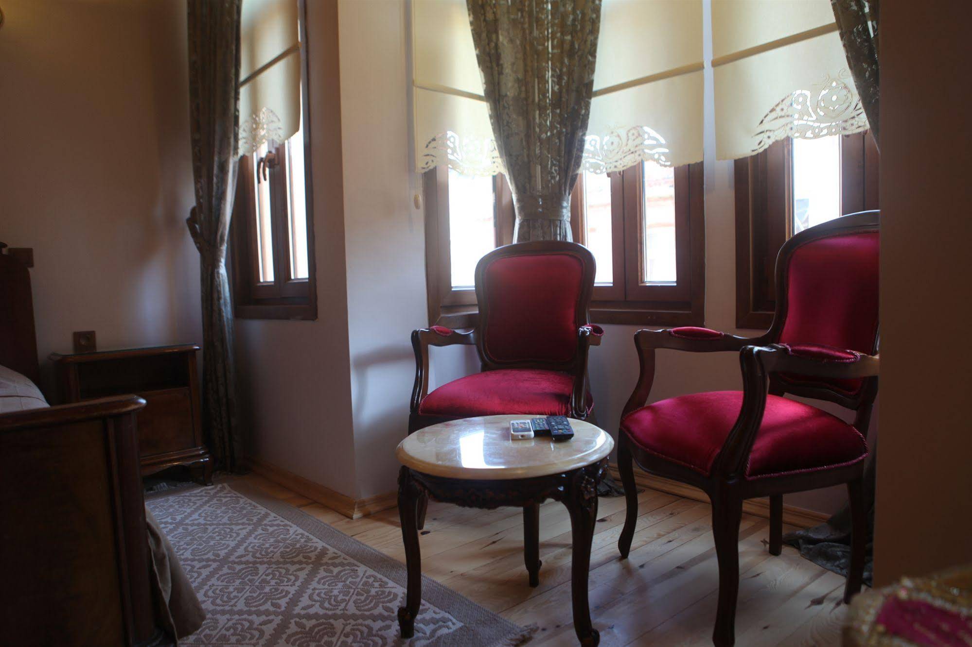 Tom Square Boutique Hotel