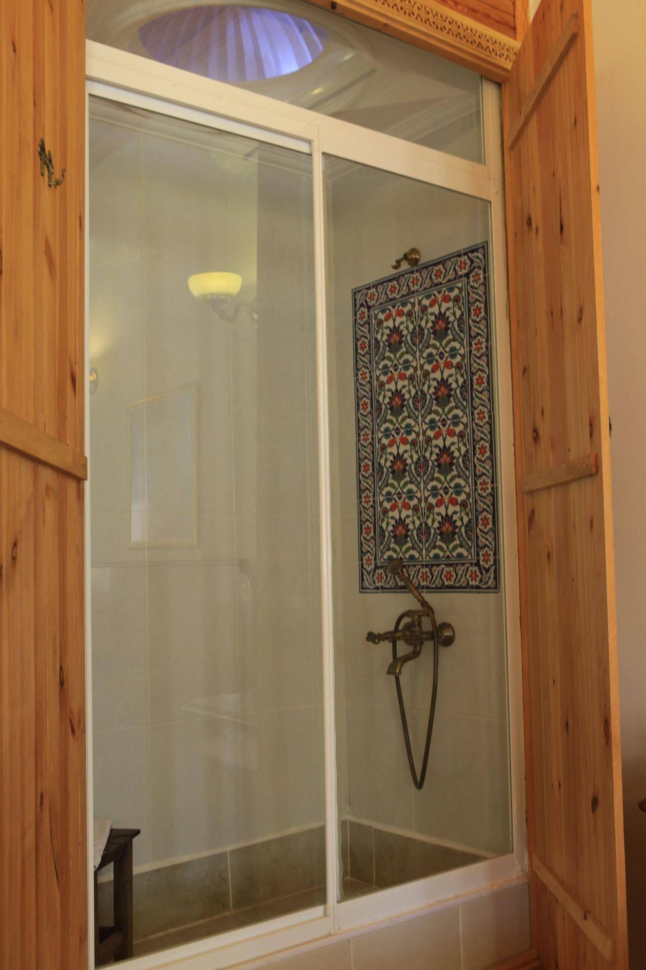 Tom Square Boutique Hotel