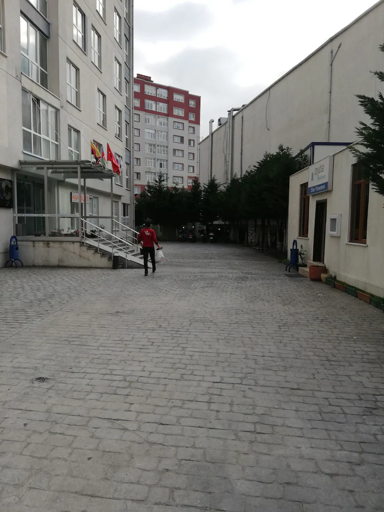 Pin Suit Istanbul
