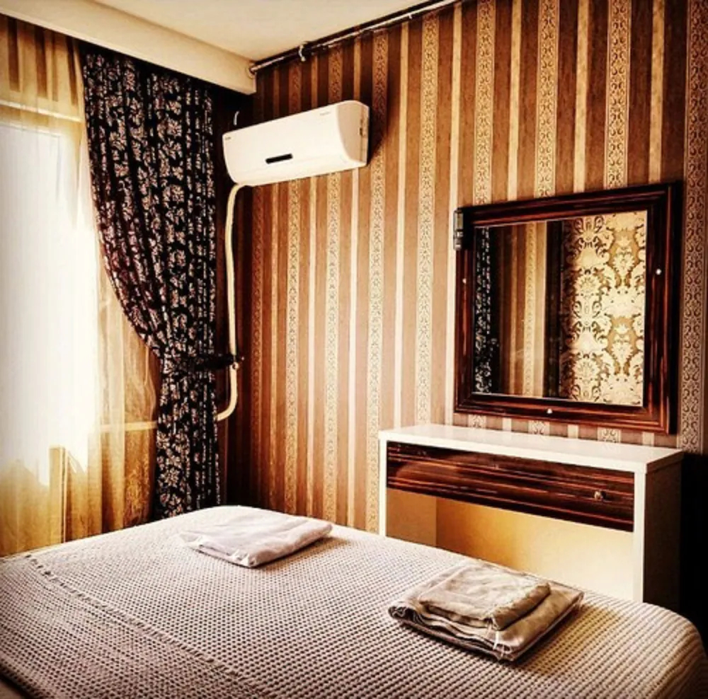 Pin Suit Istanbul