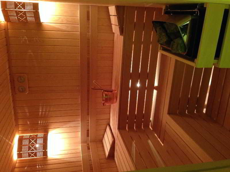 Upsuites Hotel
