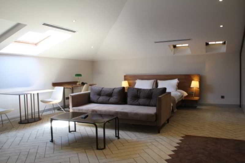 Upsuites Hotel
