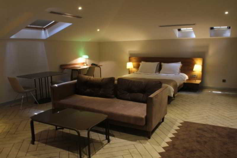 Upsuites Hotel