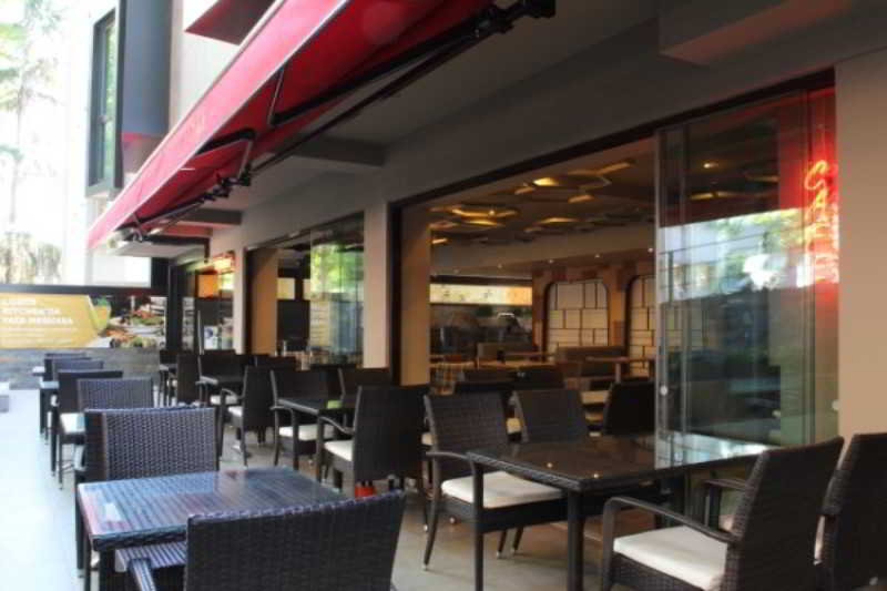 Upsuites Hotel