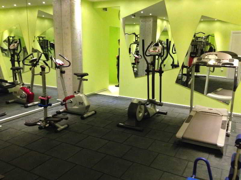 Upsuites Hotel