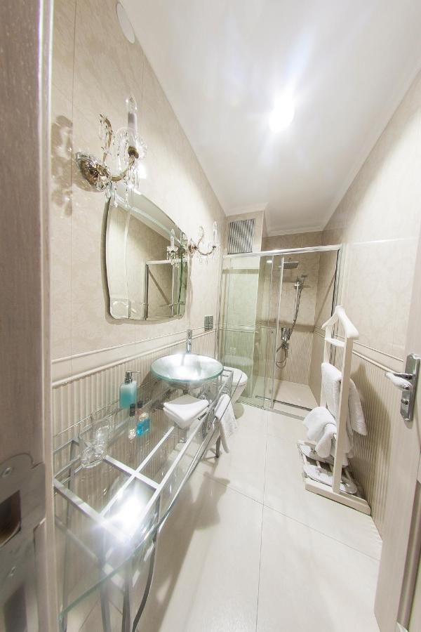 Villa Pera Suite Hotel