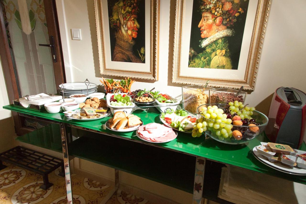 Villa Pera Suite Hotel