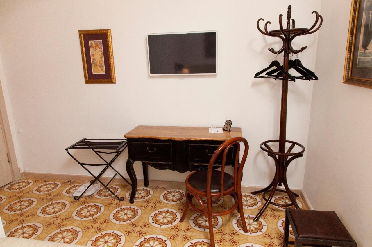 Villa Pera Suite Hotel