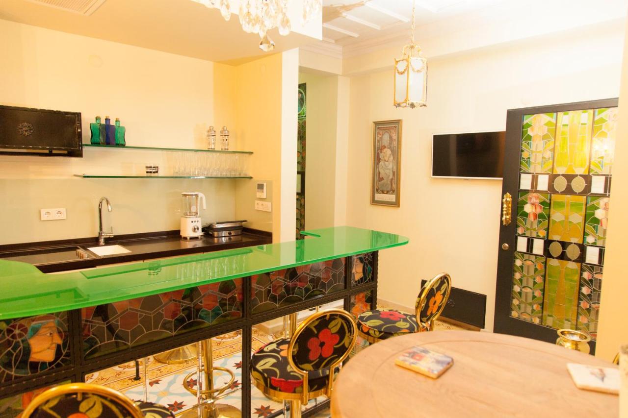 Villa Pera Suite Hotel