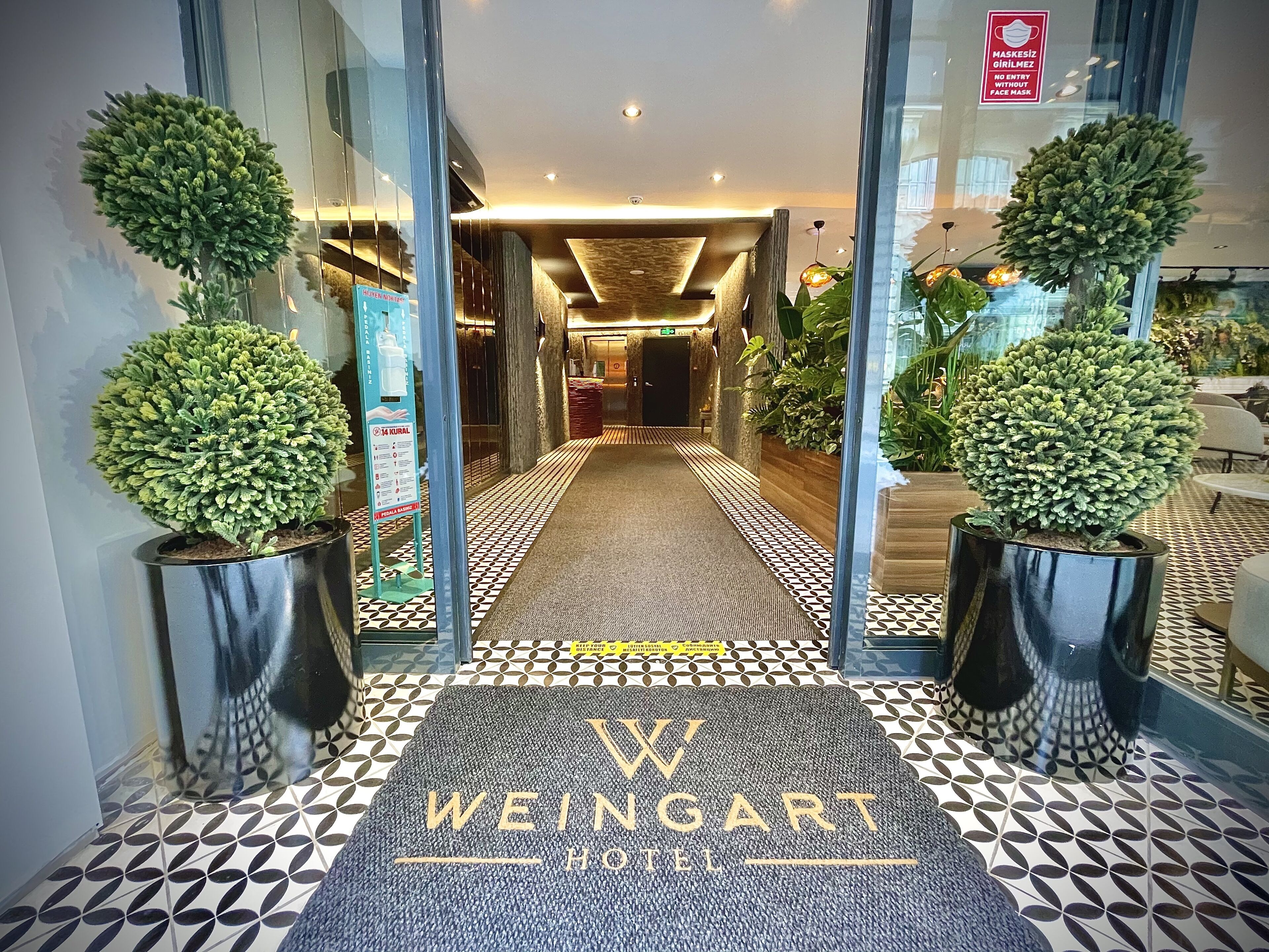 Weingart Hotel