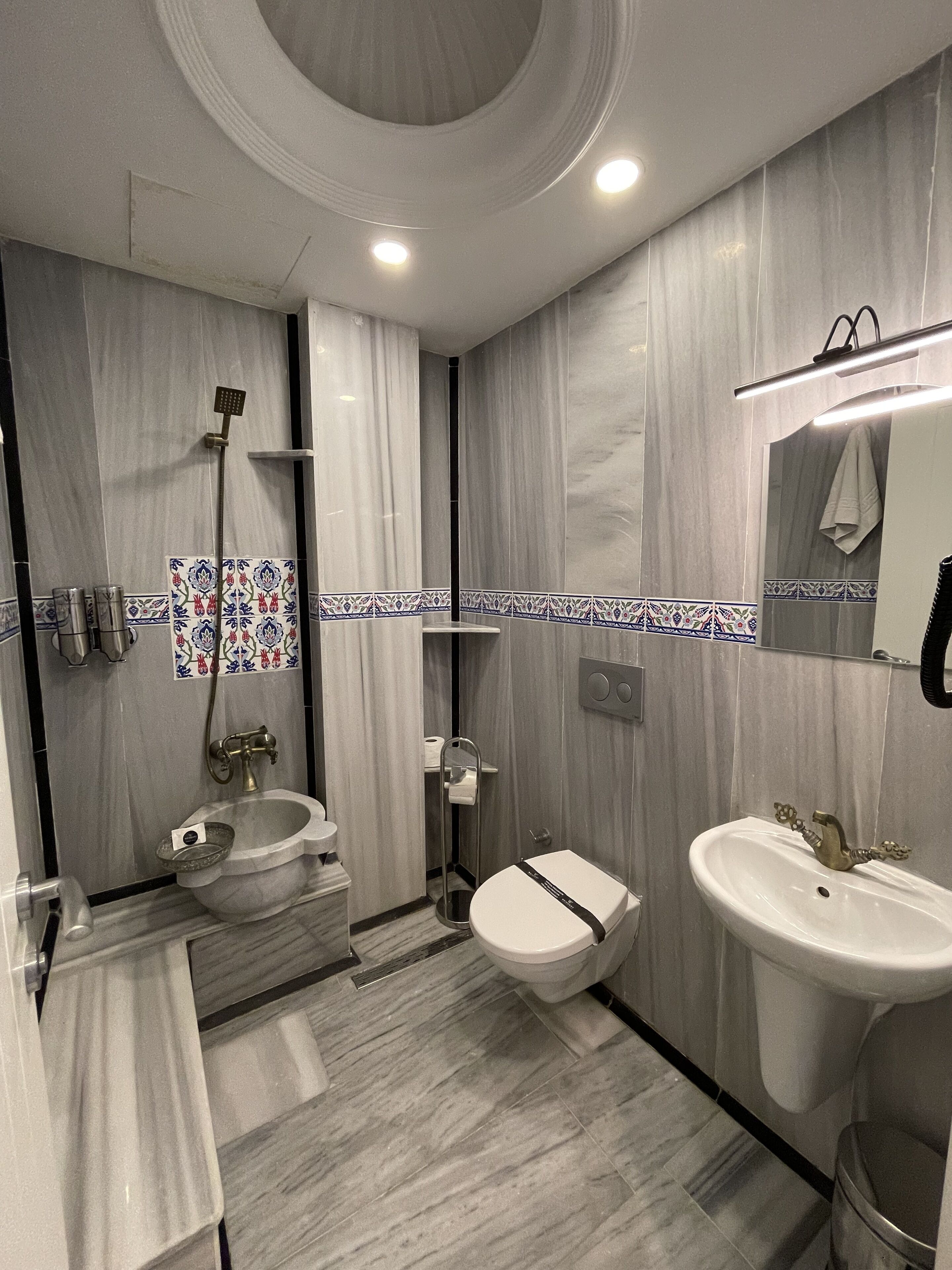 Weingart Port Hotel