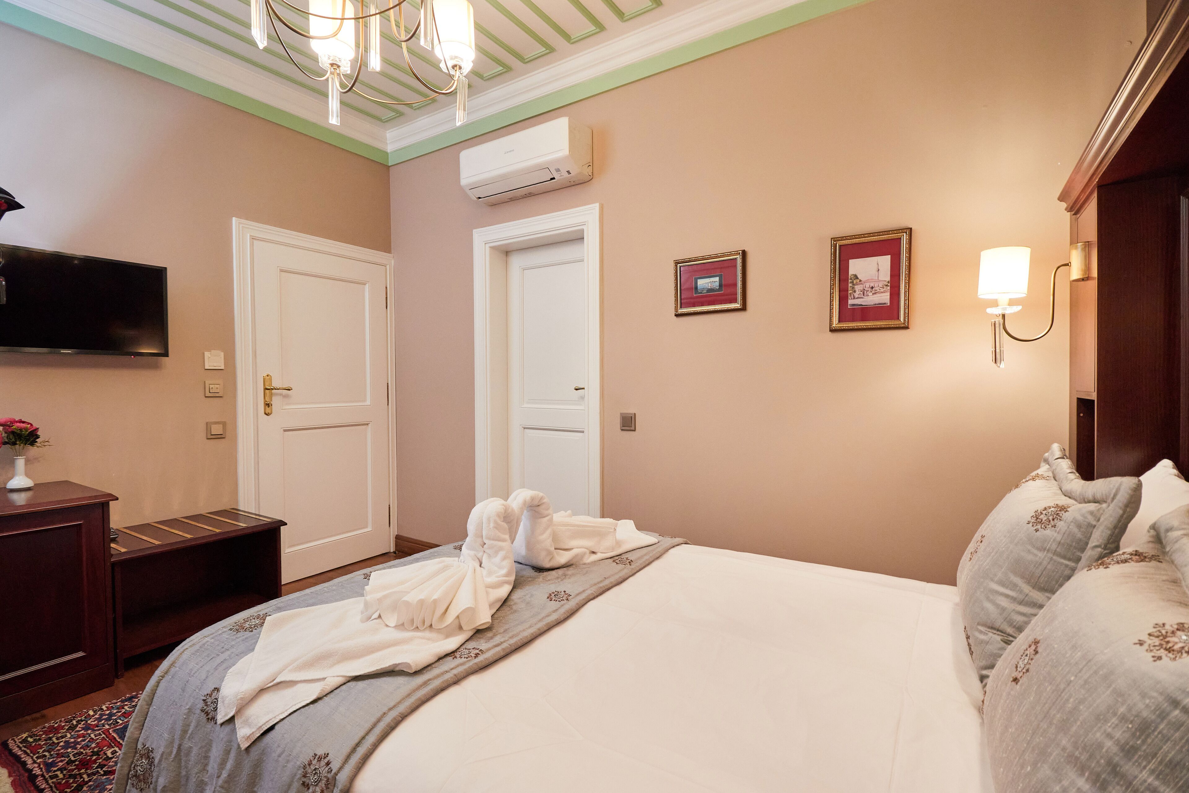 White Palace Old City Boutique Hotel