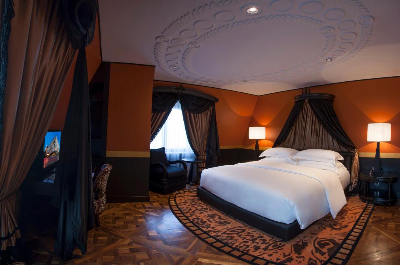 Wyndham Grand Istanbul Kalamis Marina Hotel