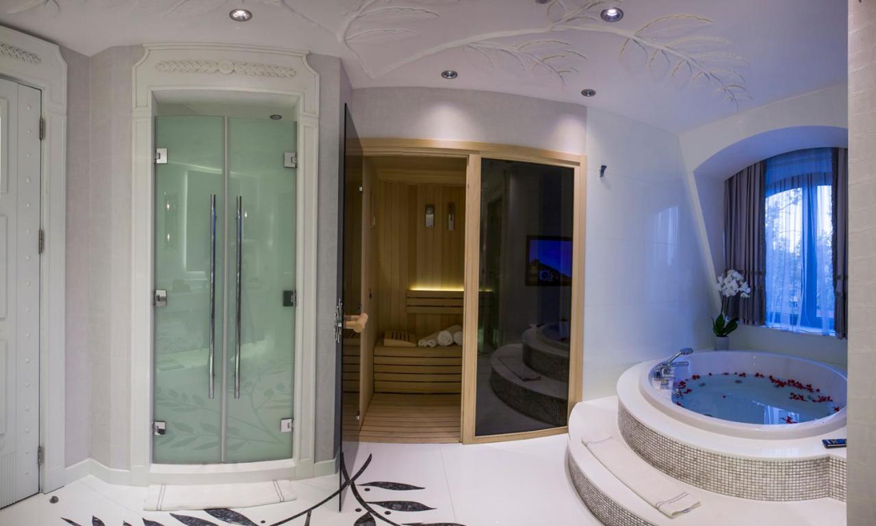 Wyndham Grand Istanbul Kalamis Marina Hotel