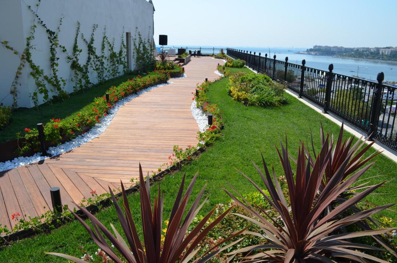 Wyndham Grand Istanbul Kalamis Marina Hotel