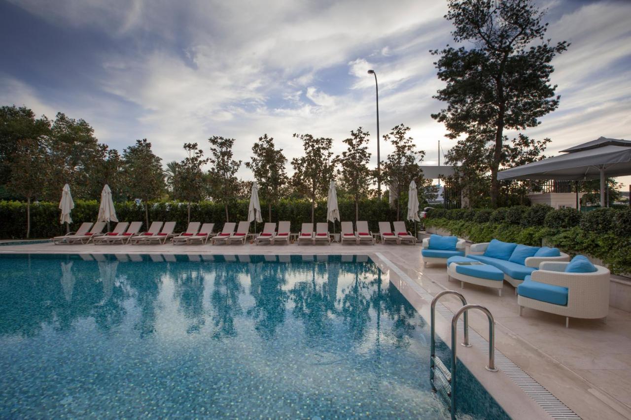 Wyndham Grand Istanbul Kalamis Marina Hotel