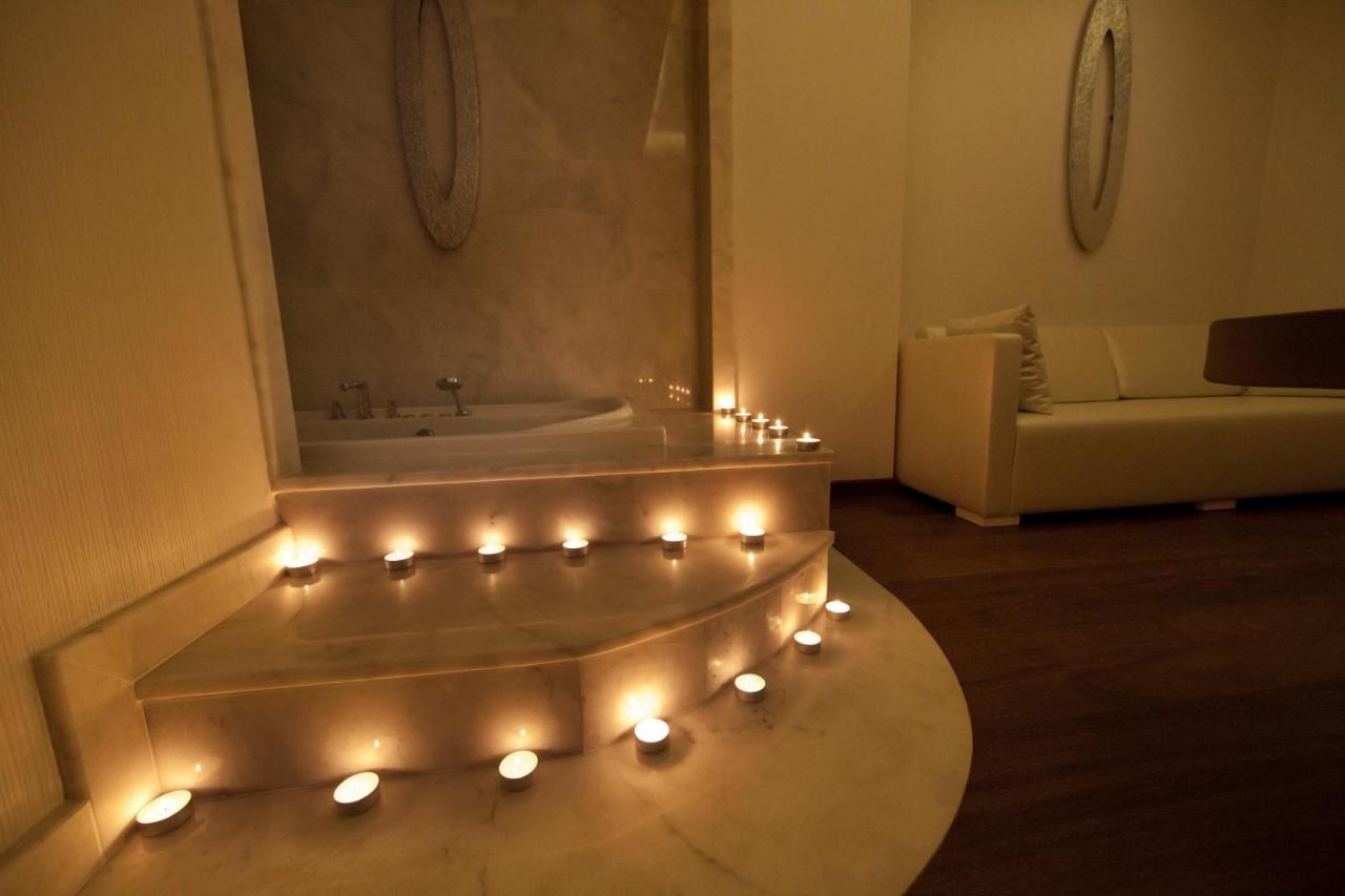 Wyndham Grand Istanbul Kalamis Marina Hotel