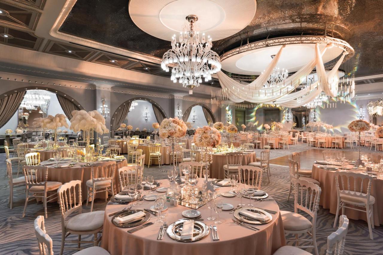 Wyndham Grand Istanbul Kalamis Marina Hotel