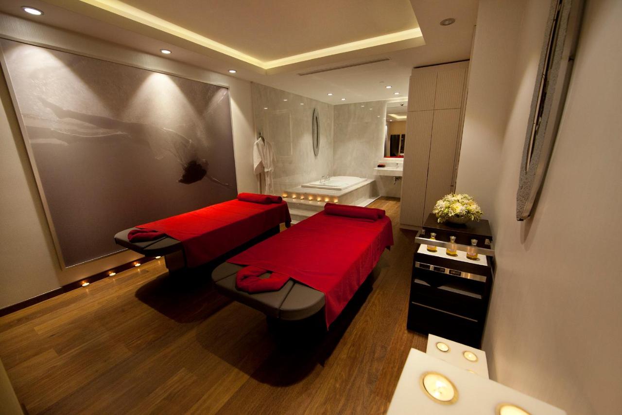 Wyndham Grand Istanbul Kalamis Marina Hotel