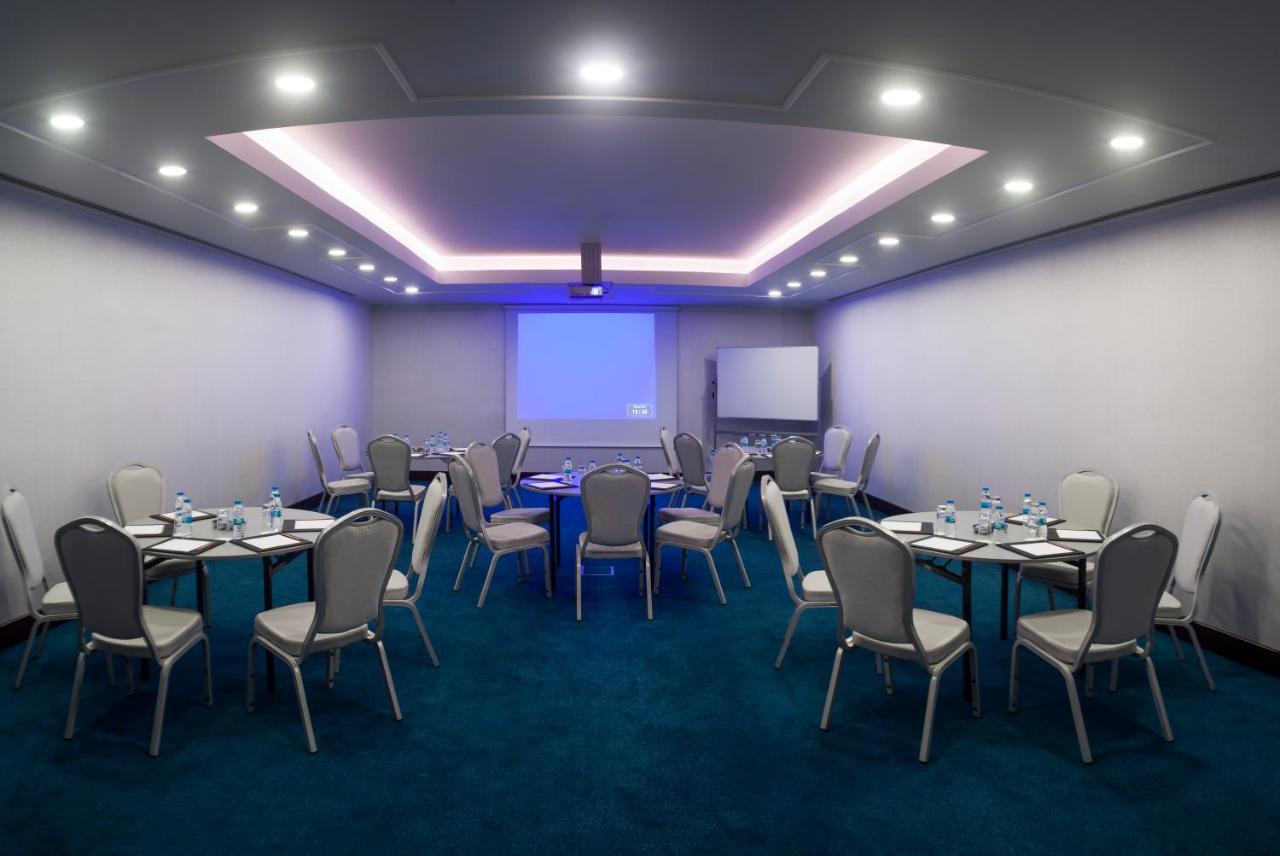 Wyndham Grand Istanbul Kalamis Marina Hotel