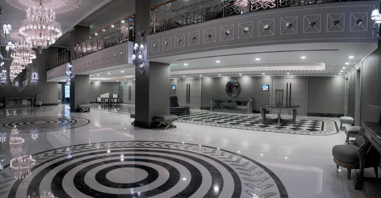 Wyndham Grand Istanbul Kalamis Marina Hotel