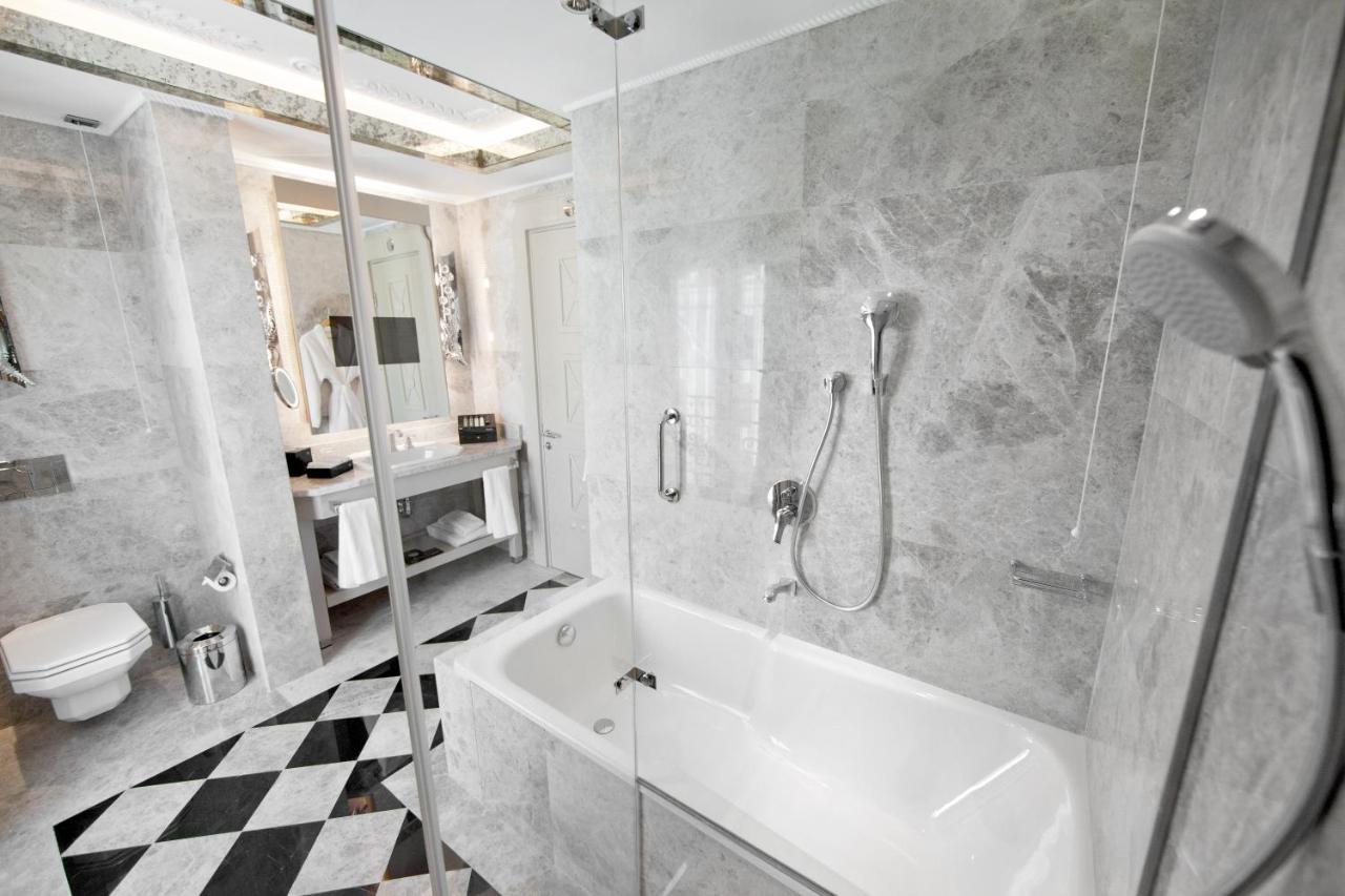 Wyndham Grand Istanbul Kalamis Marina Hotel