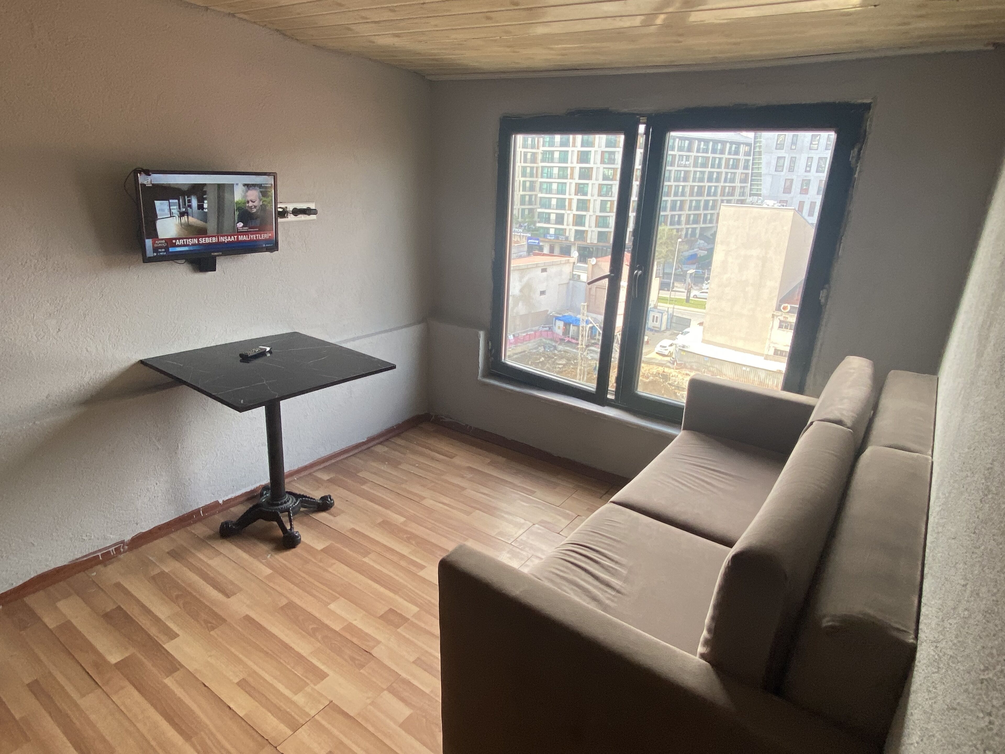 Zeus Convenient Suit Istanbul