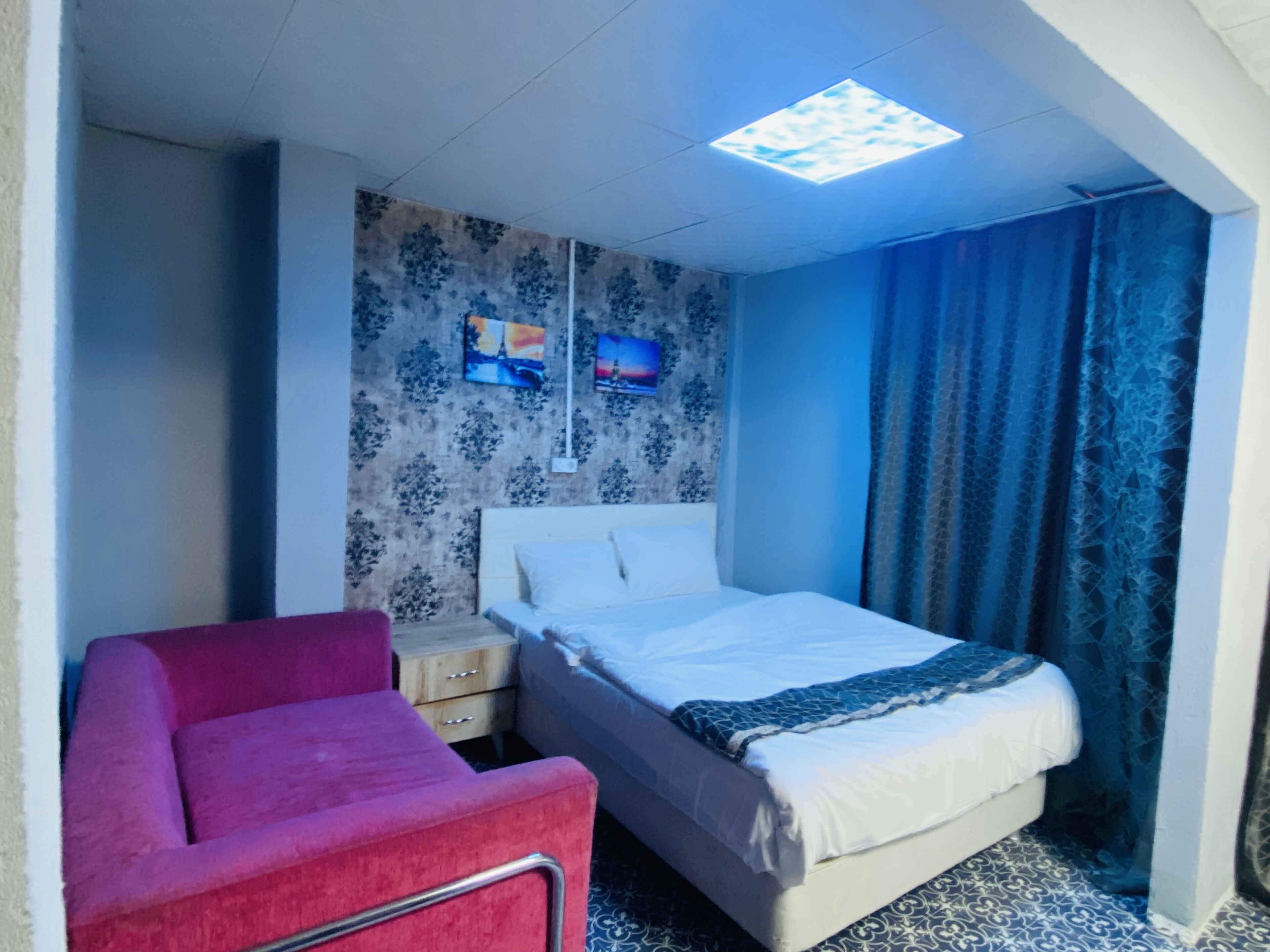 Zeus Convenient Suit Istanbul