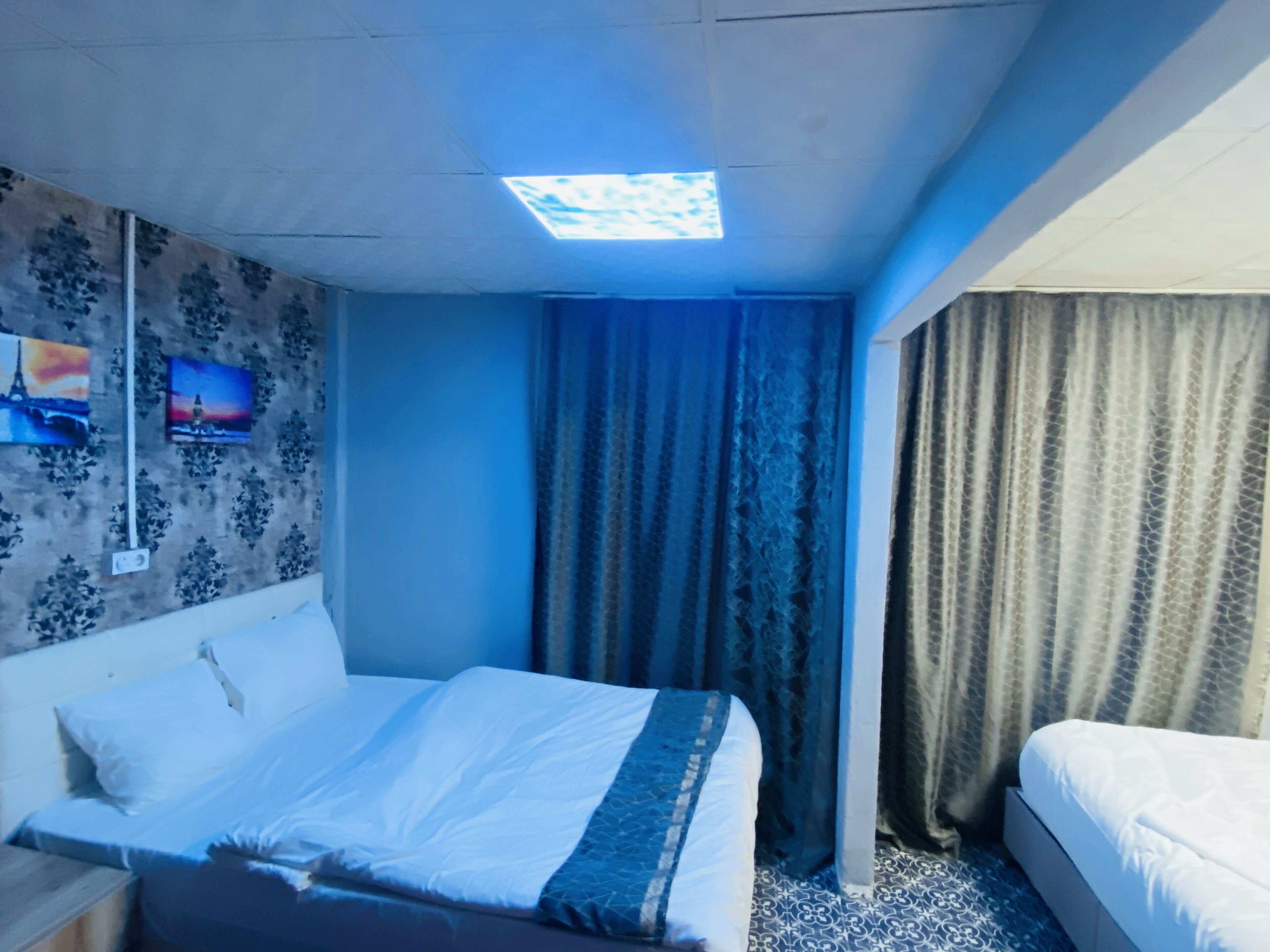 Zeus Convenient Suit Istanbul