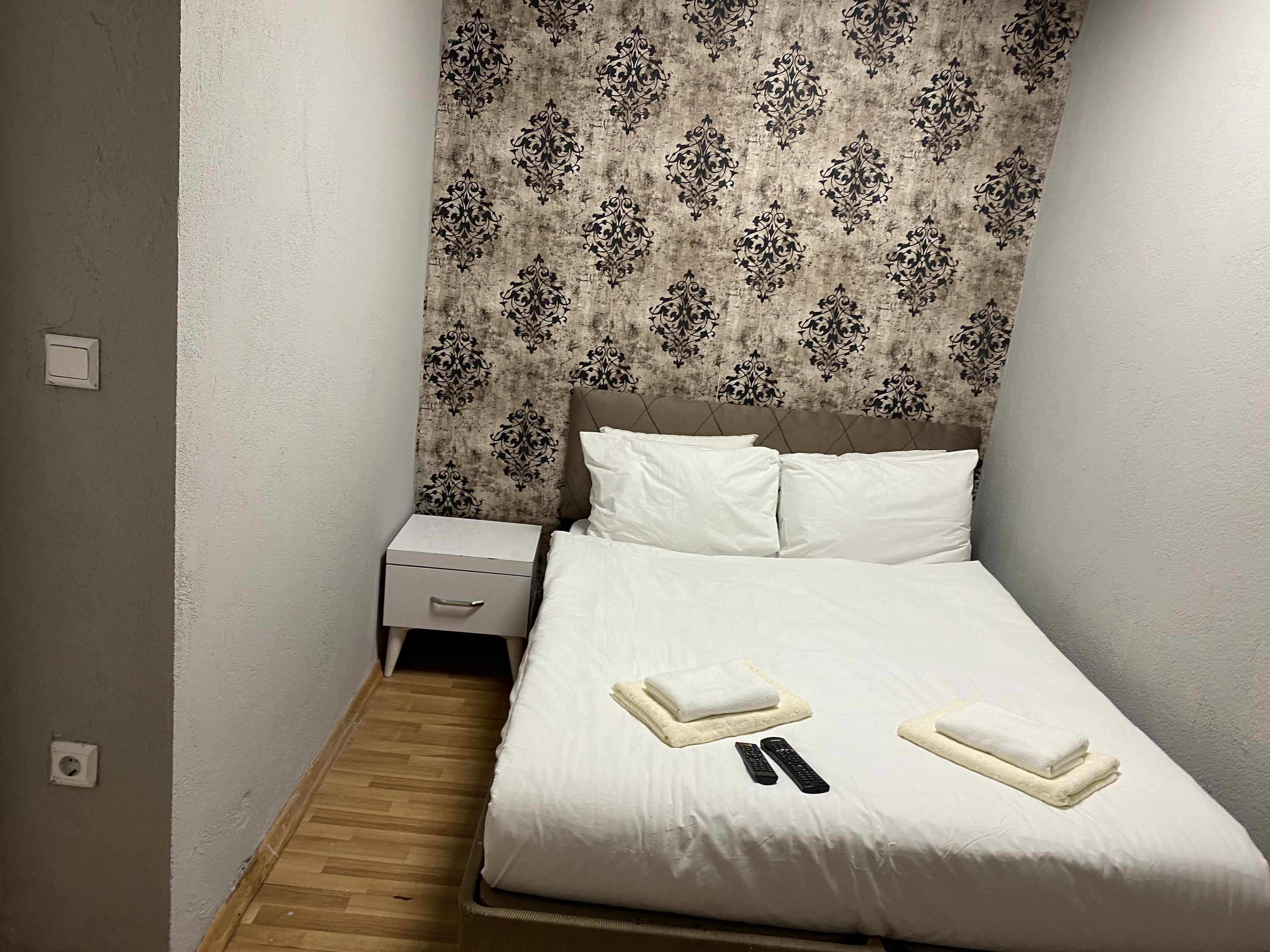 Zeus Convenient Suit Istanbul