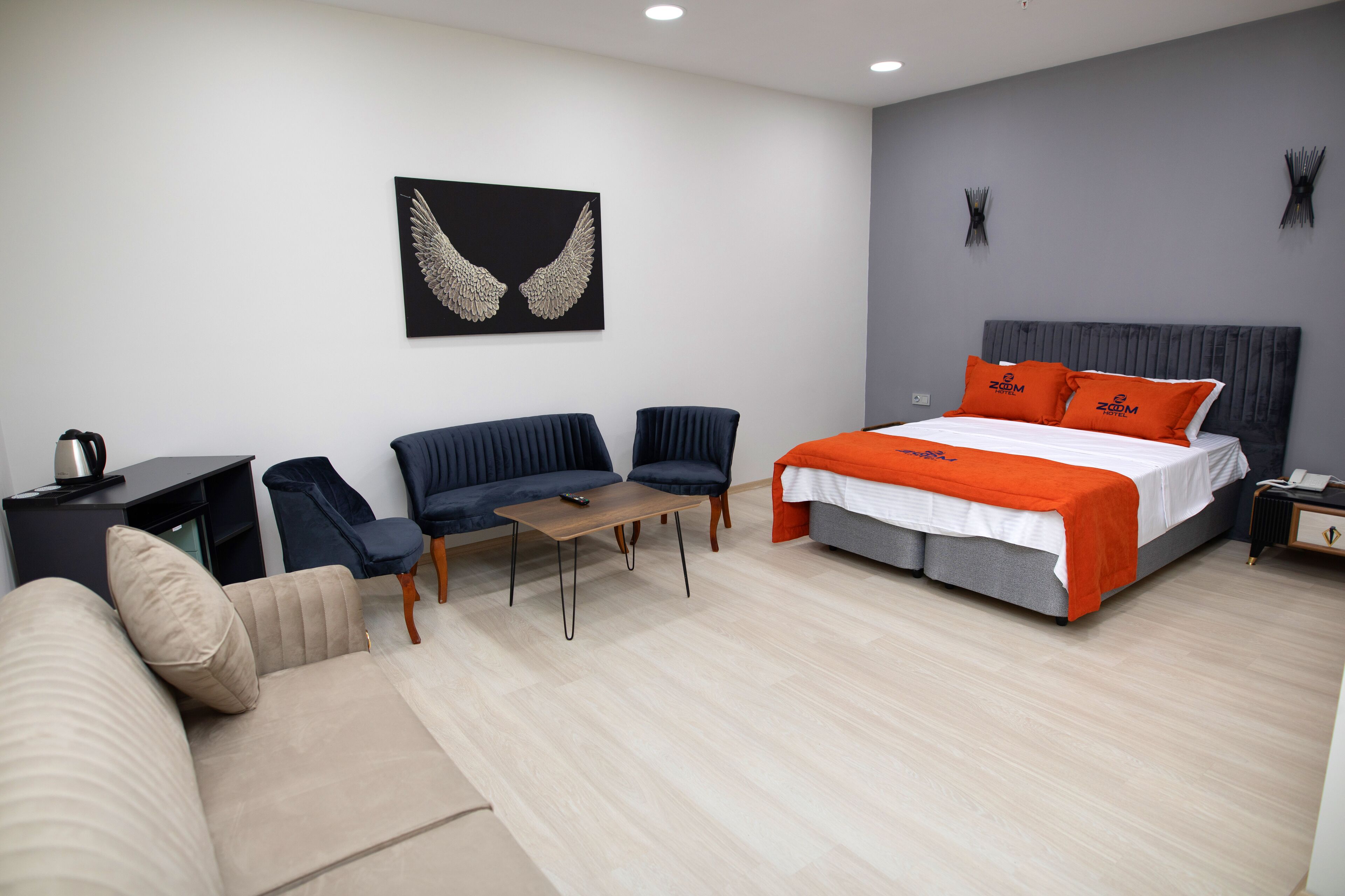Zoom Hotel