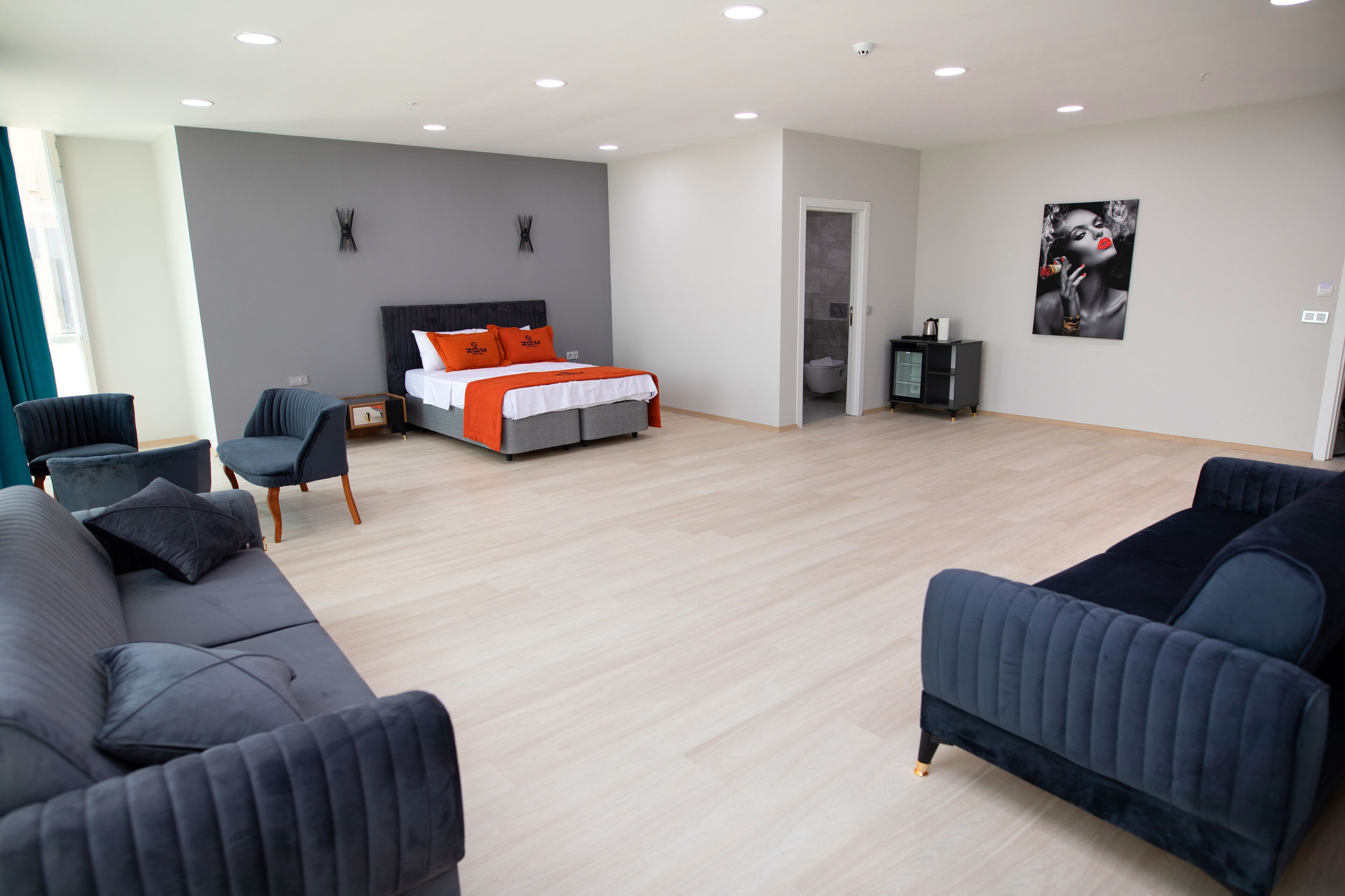 Zoom Hotel