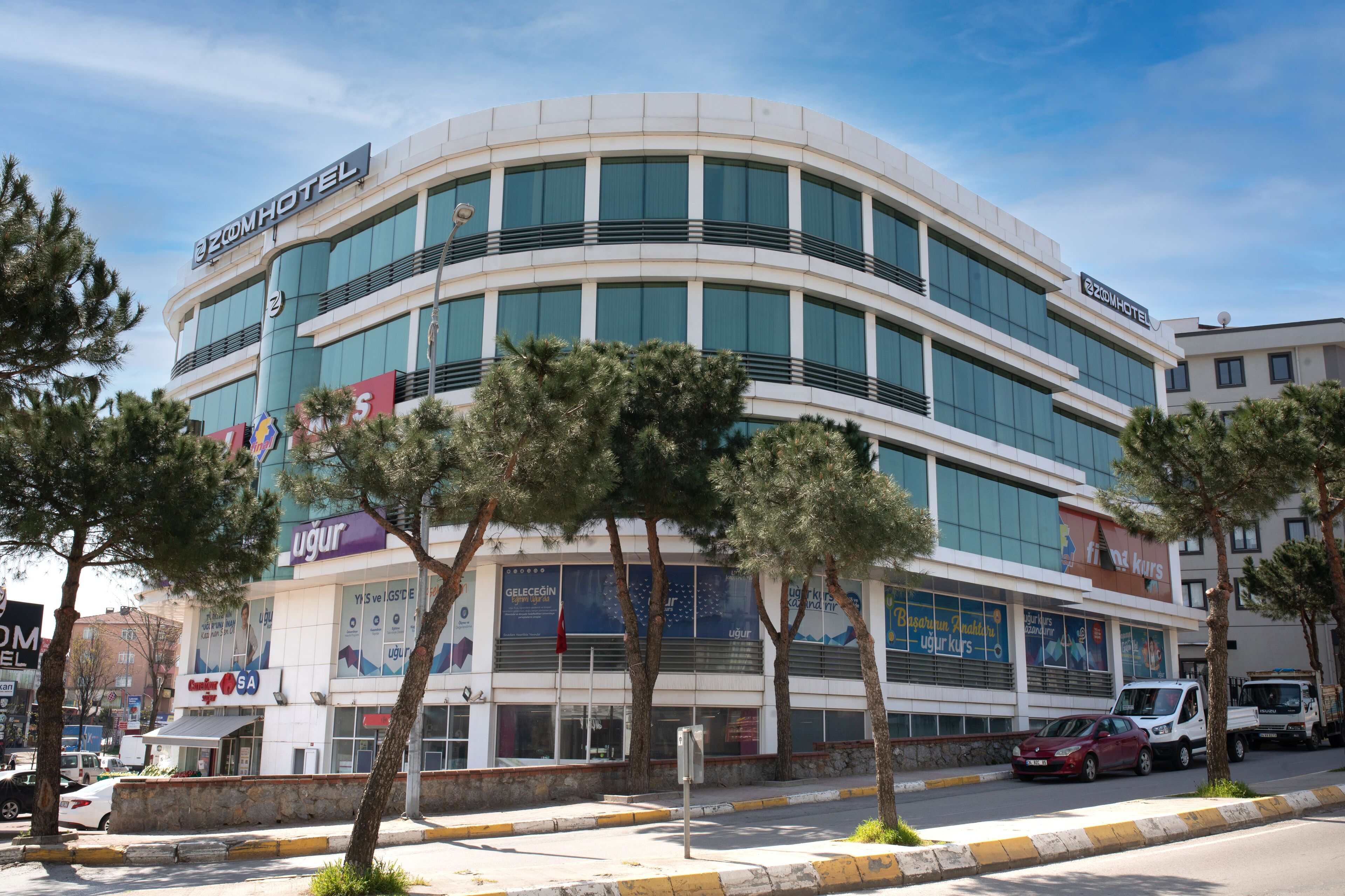 Zoom Hotel