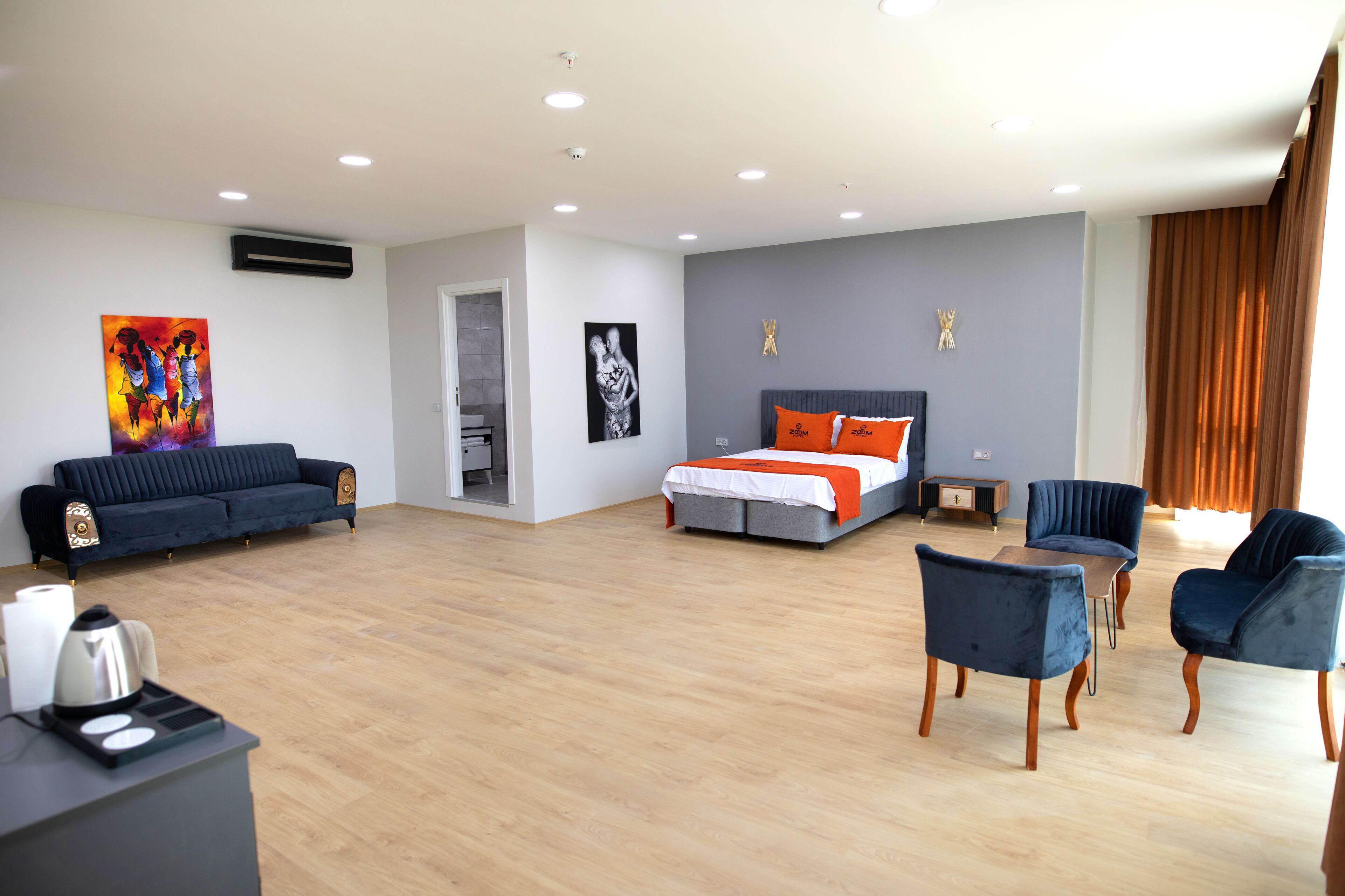 Zoom Hotel