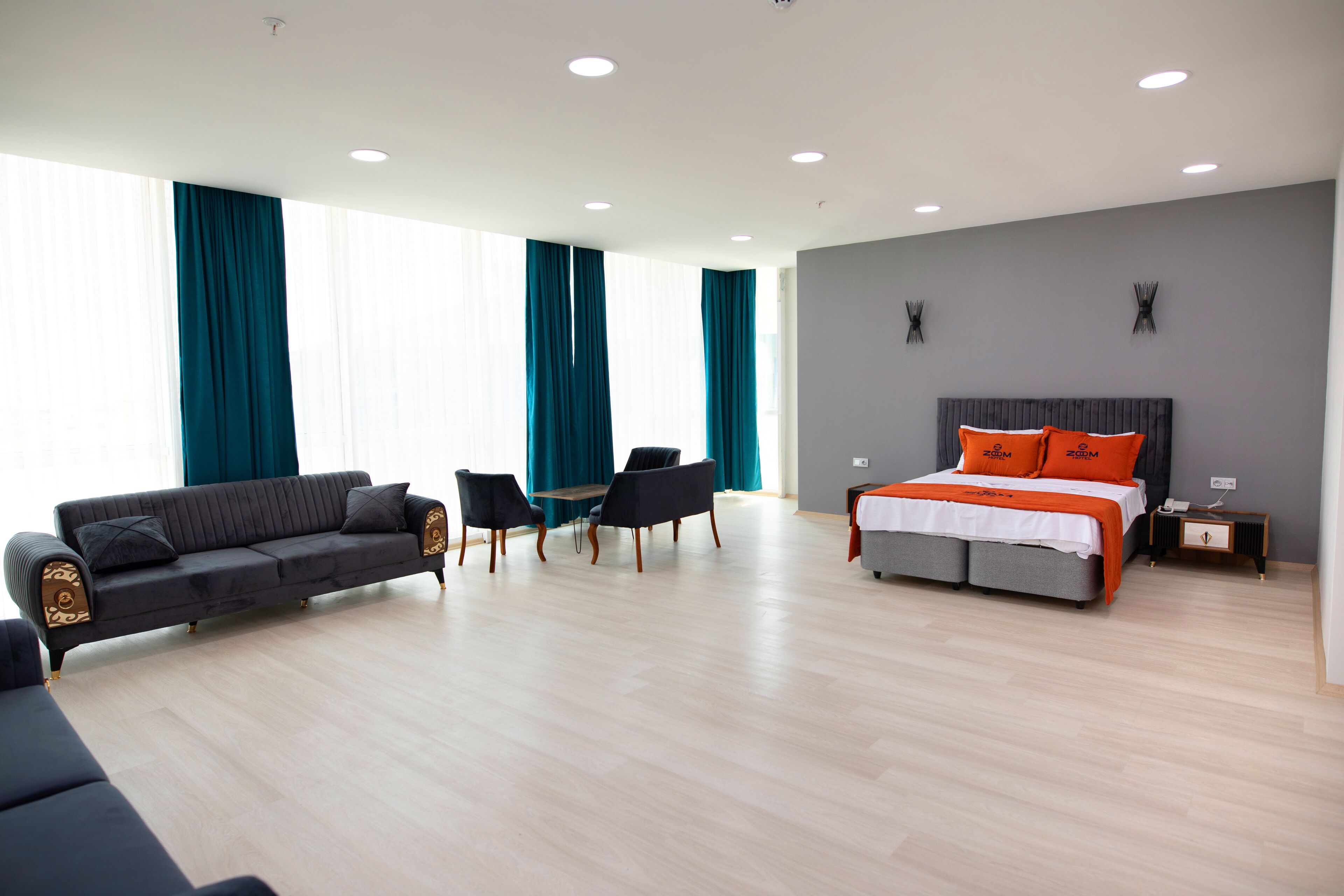 Zoom Hotel