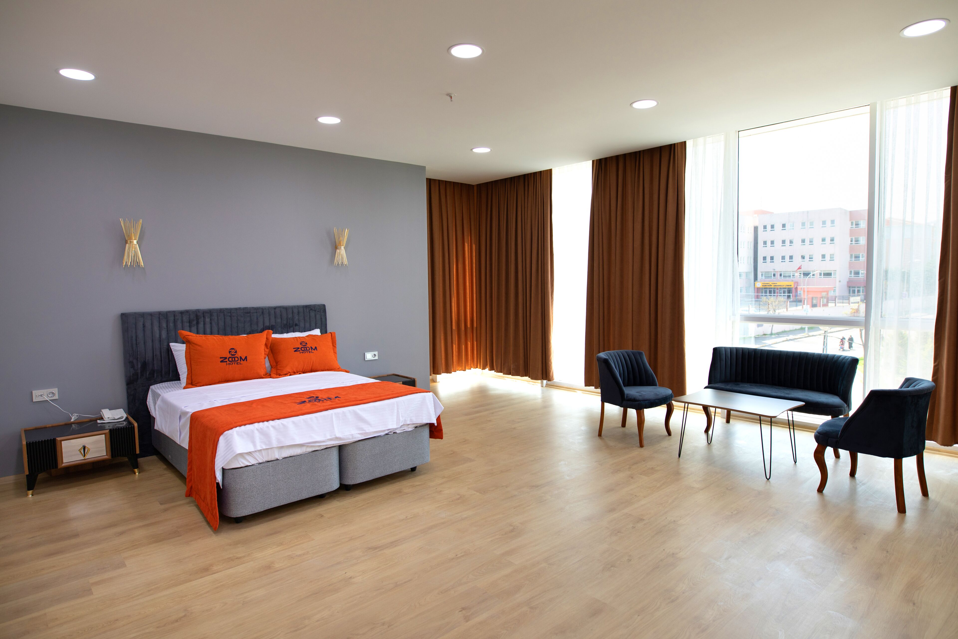 Zoom Hotel