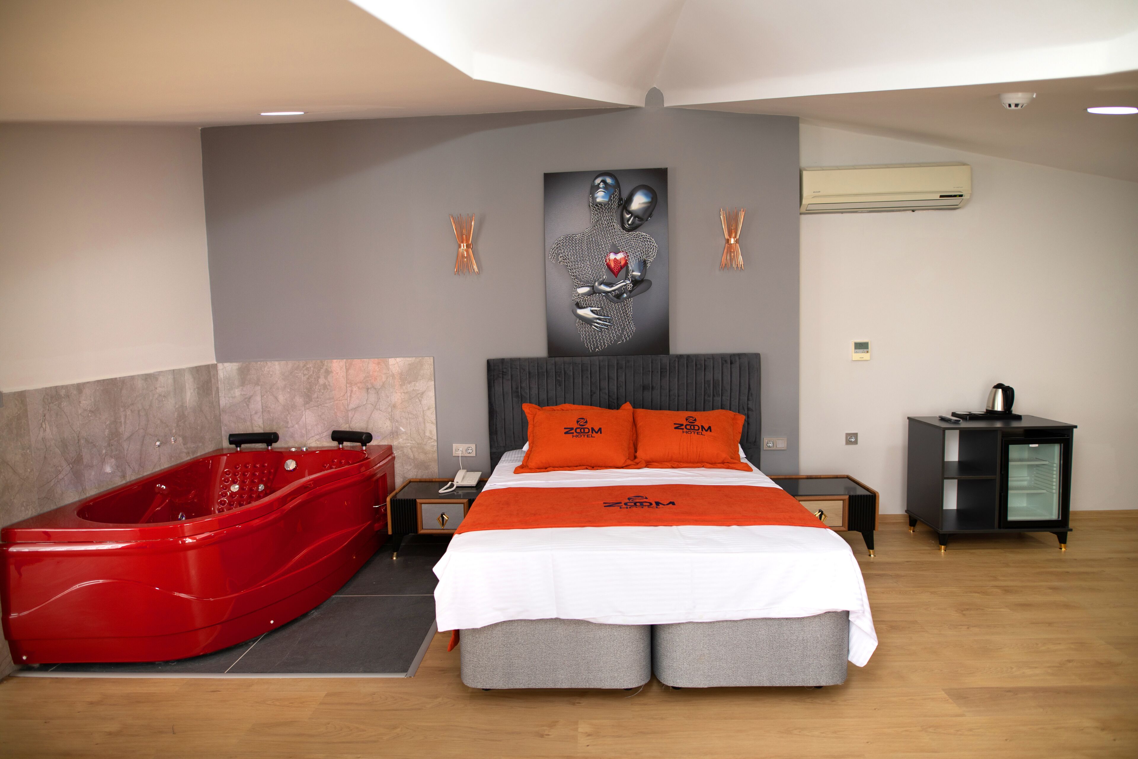 Zoom Hotel