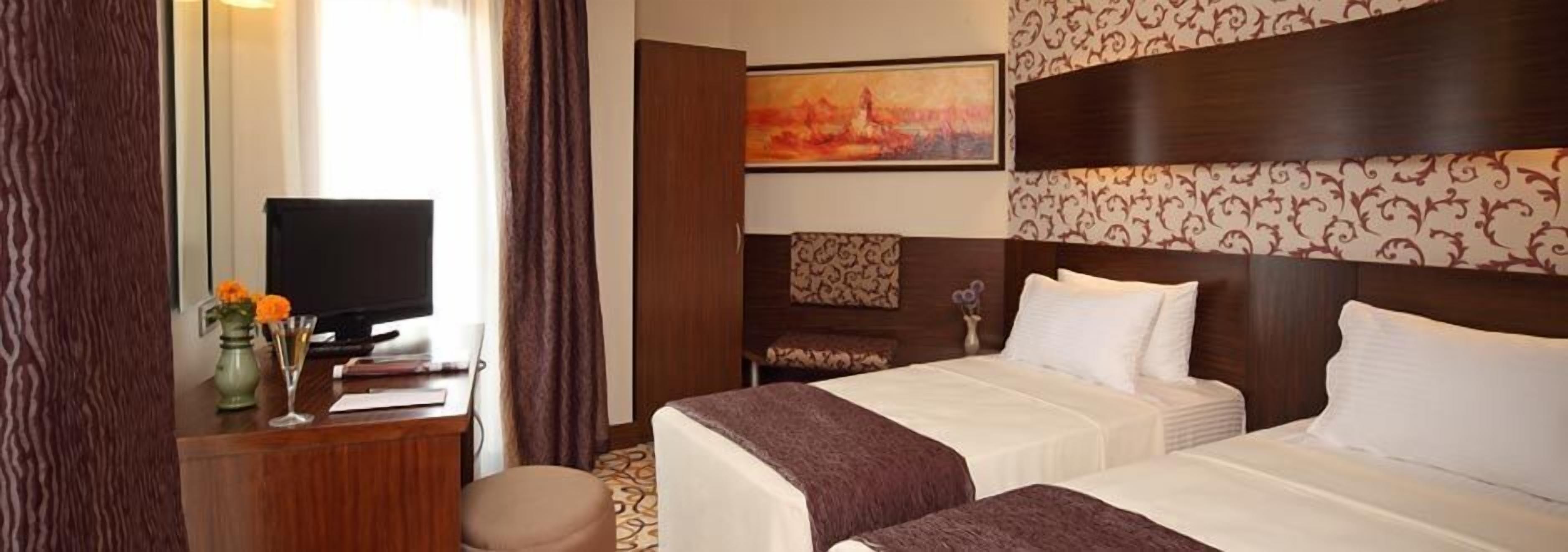 Double Royal Hotel