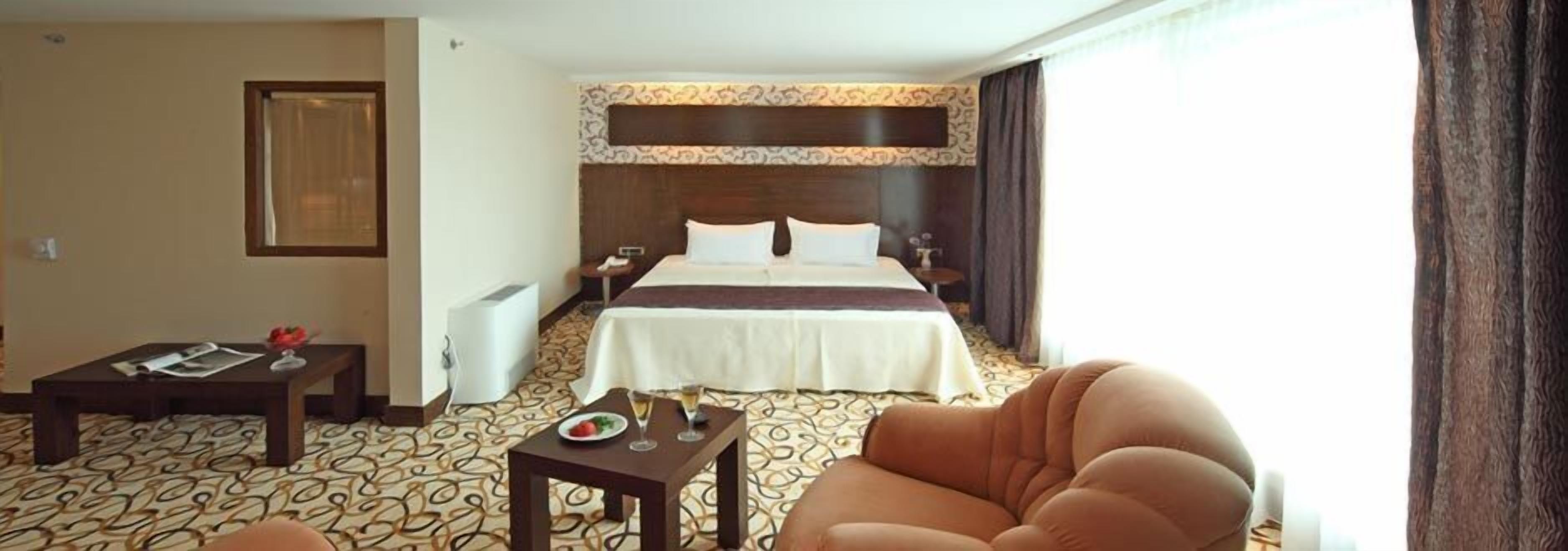 Double Royal Hotel