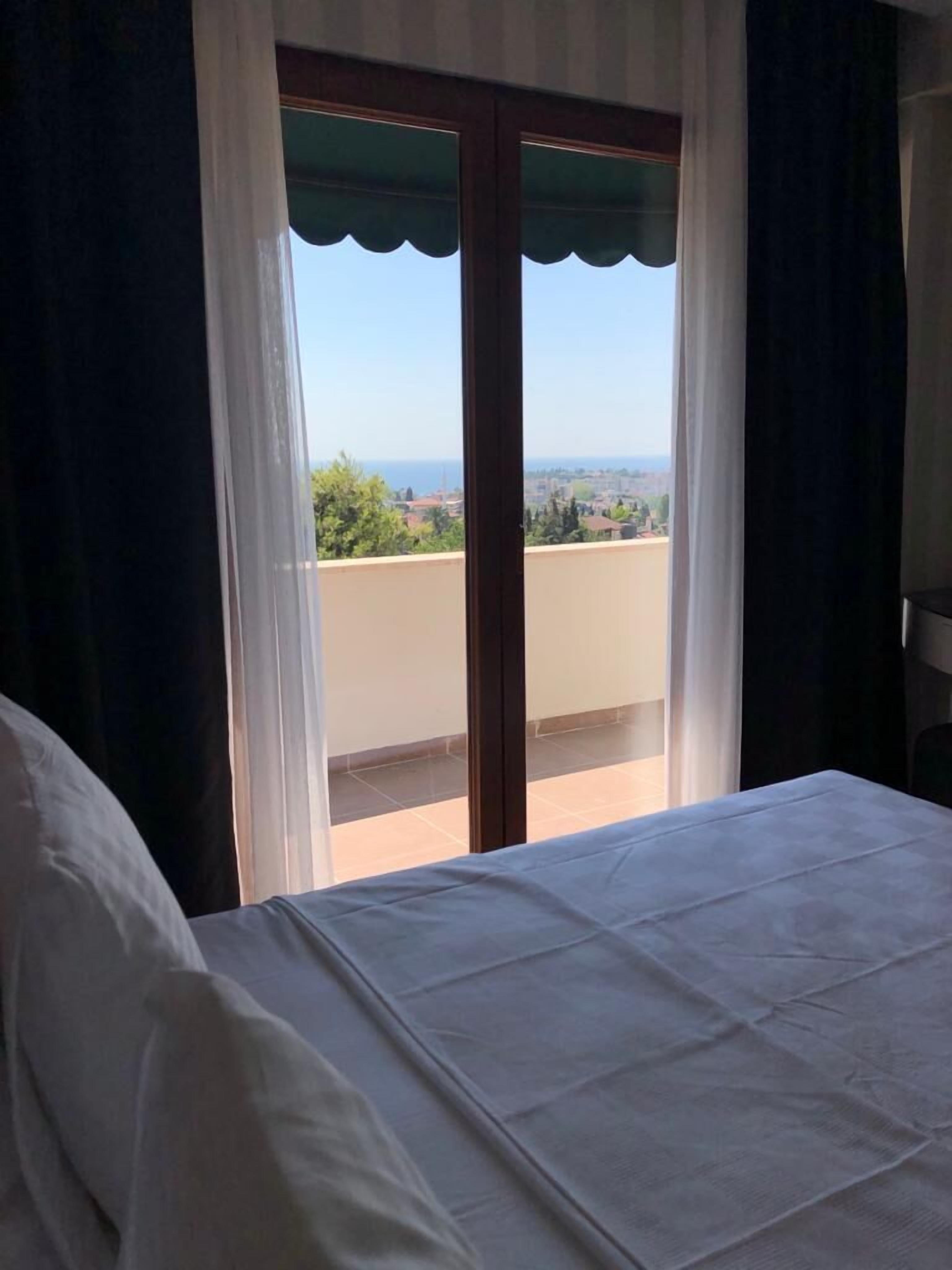 Double Royal Hotel